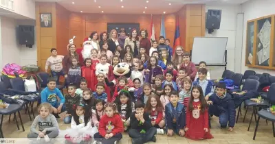 Լ.Օ.Խ.-ի Մանուկները Տօնական Ուրախ Մթնոլորտի Մէջ Տօնեցին Կաղանդը